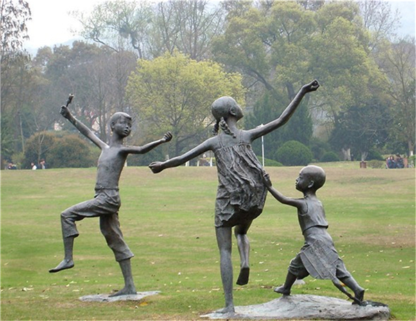 放風箏雕塑.jpg 放風箏雕塑.jpg