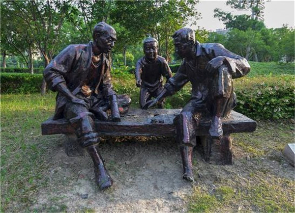 定做下棋雕塑.jpg 定做下棋雕塑.jpg