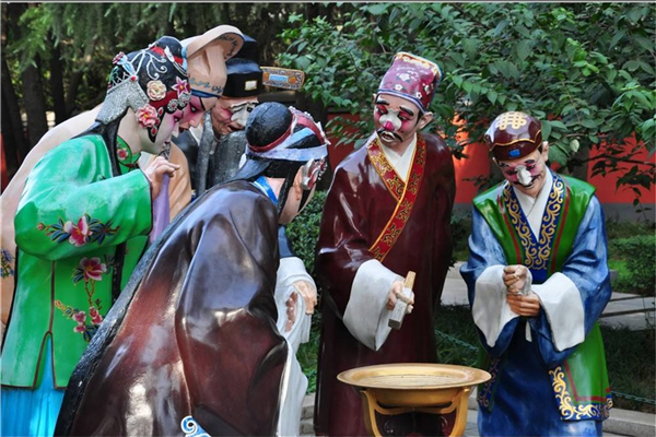 廣場玻璃鋼戲曲景觀小品.jpg 廣場玻璃鋼戲曲景觀小品.jpg