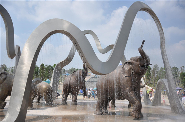 廣場不銹鋼雕塑.jpg 廣場不銹鋼雕塑.jpg