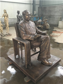 毛主席坐沙發圖片 毛主席坐沙發圖片